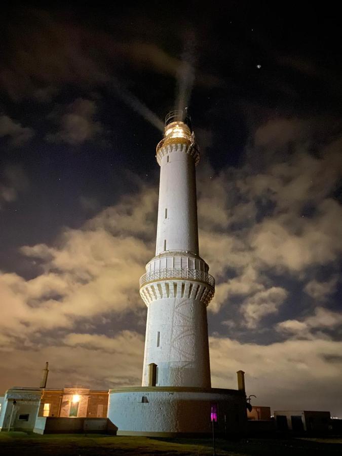 Aberdeen Lighthouse Cottages - Coastal, Dolphins Exterior foto